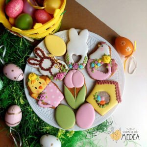 medenjaci za uskrs na tanjiru